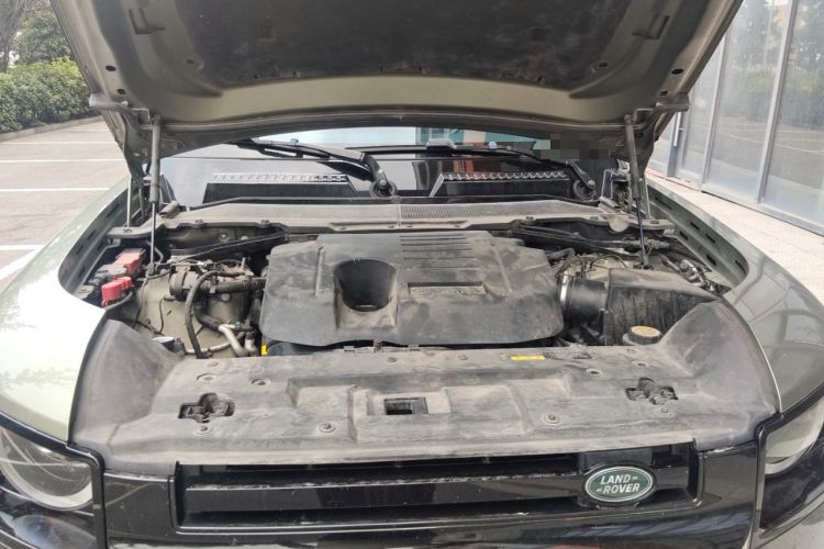 Used Land Rover Defender 2022 110 P400 Dark Edition Engine Bay