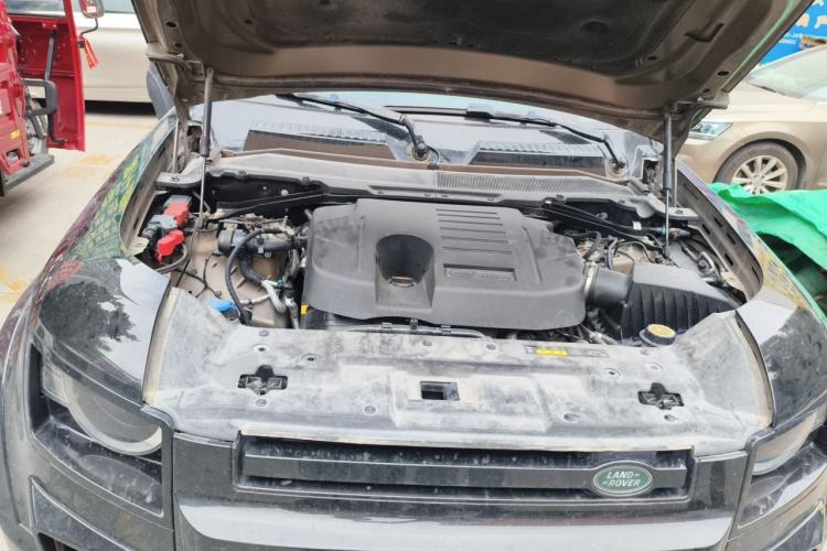 Used Land Rover Defender 2022 110 P400 X-DYNAMIC HSE Engine Bay