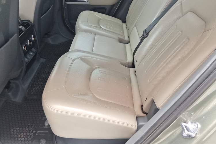 Used Land Rover Defender 2022 110 P400 Dark Edition Left Rear Seat