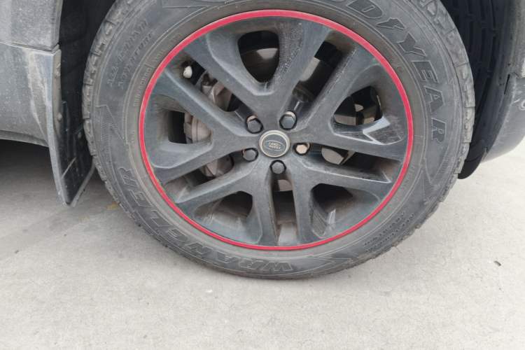 Used Land Rover Defender 2022 110 P400 X-DYNAMIC HSE Right Front Wheel Hub