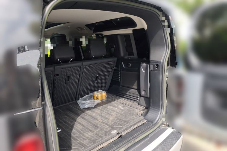 Used Land Rover Defender  Trunk