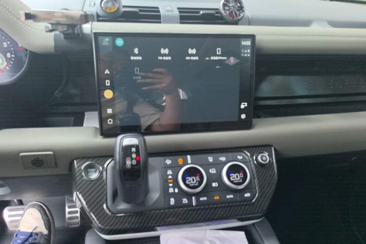 Used Land Rover Defender 2022 90 3.0T P400 XS Audio And AC Panel