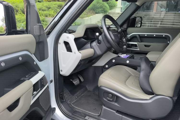 Used Land Rover Defender 2022 90 3.0T P400 XS Driver Seat