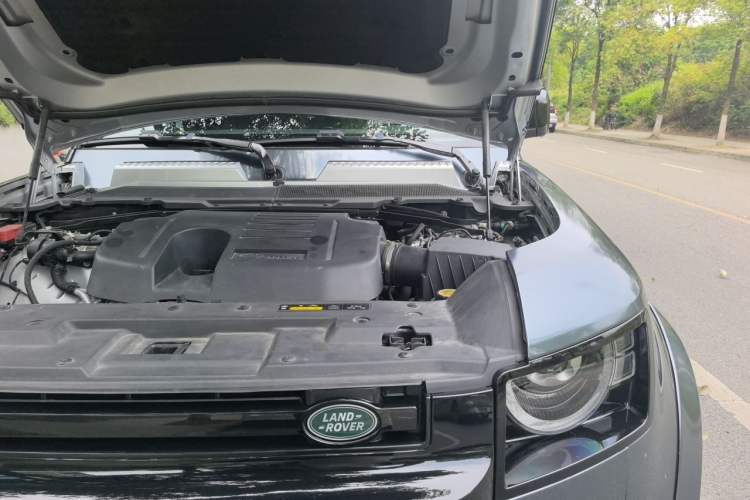 Used Land Rover Defender 2022 90 3.0T P400 XS Engine Bay Left