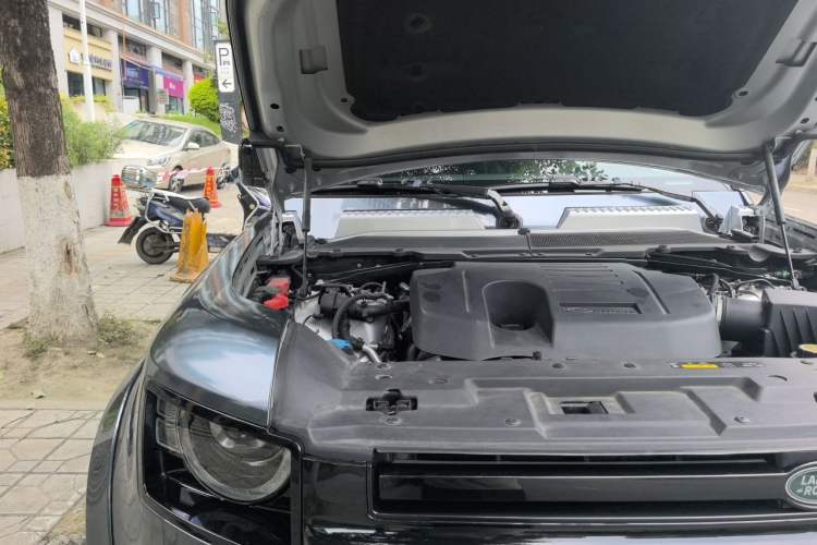 Used Land Rover Defender 2022 90 3.0T P400 XS Engine Bay Right