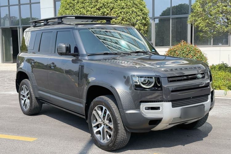 Used Land Rover Defender 2022 110 P400 Dark Edition Exterior 2