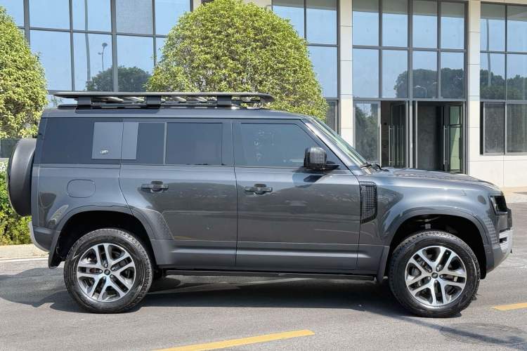 Used Land Rover Defender 2022 110 P400 Dark Edition Exterior 3