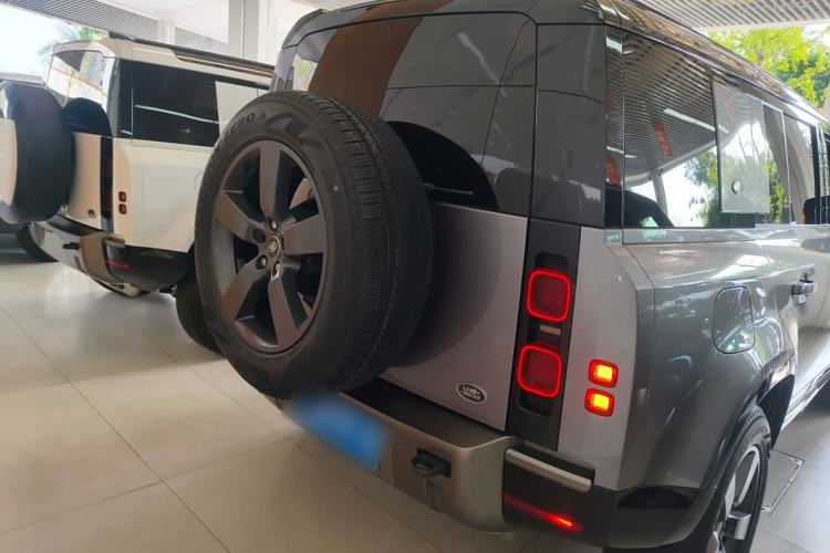 Used Land Rover Defender 2022 110 P400 X-DYNAMIC HSE Exterior 4