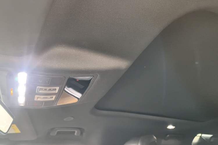 Used Land Rover Defender 2022 110 P400 X-DYNAMIC HSE Headliner