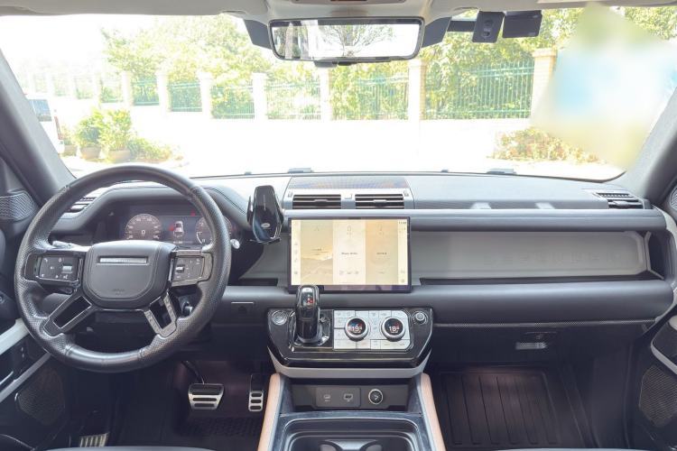 Used Land Rover Defender 2022 110 P400 Dark Edition Interior 1