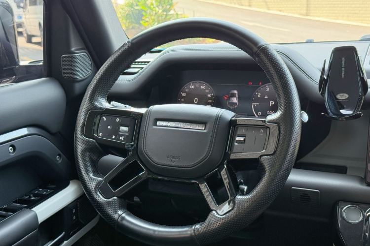Used Land Rover Defender 2022 110 P400 Dark Edition Interior 2