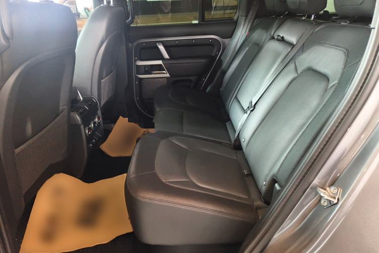 Used Land Rover Defender 2022 110 P400 X-DYNAMIC HSE Interior 4