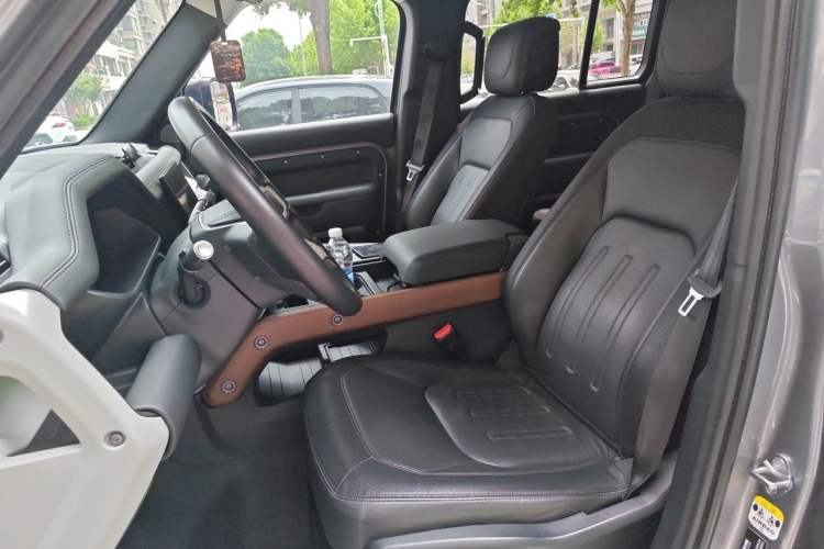 Used Land Rover Defender 2022 110 P400 X-DYNAMIC HSE Left Front Seat