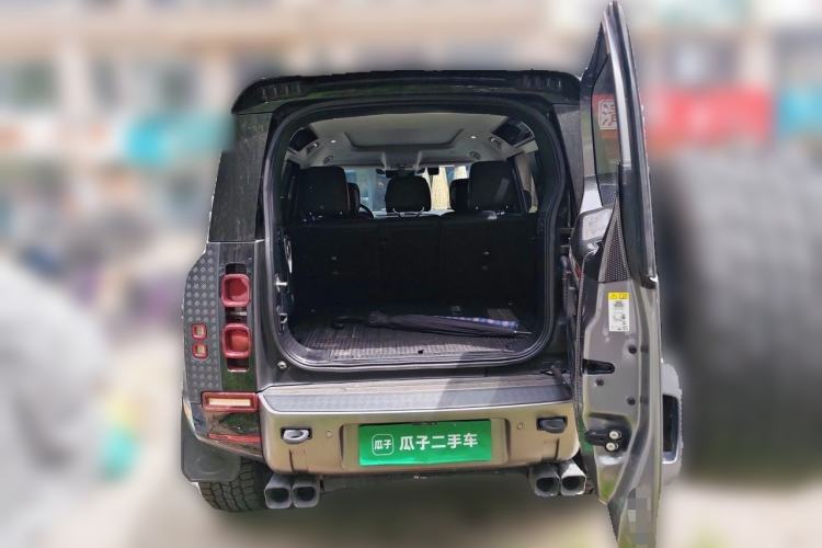 Used Land Rover Defender 2022 110 P400 X-DYNAMIC HSE Trunk