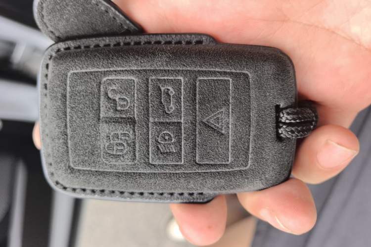 Used Land Rover Defender 2022 90 3.0T P400 XS Vehicle Key