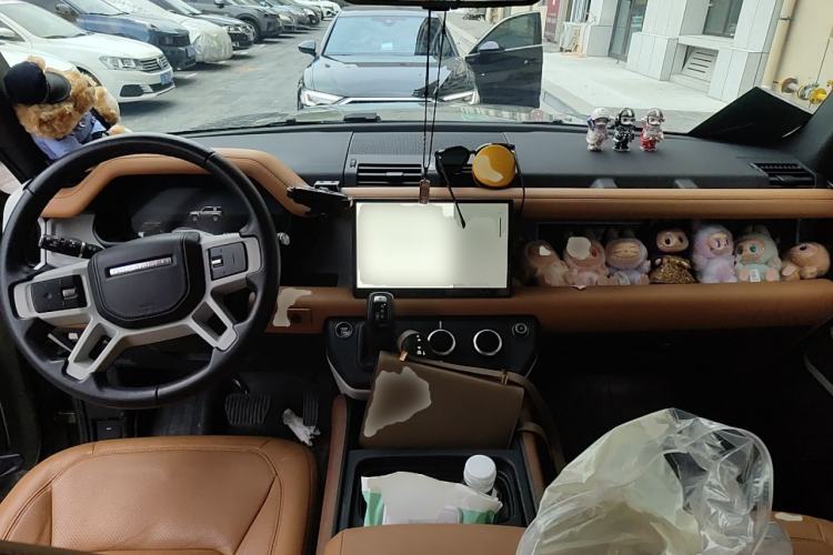 Used Land Rover Defender  Center Console