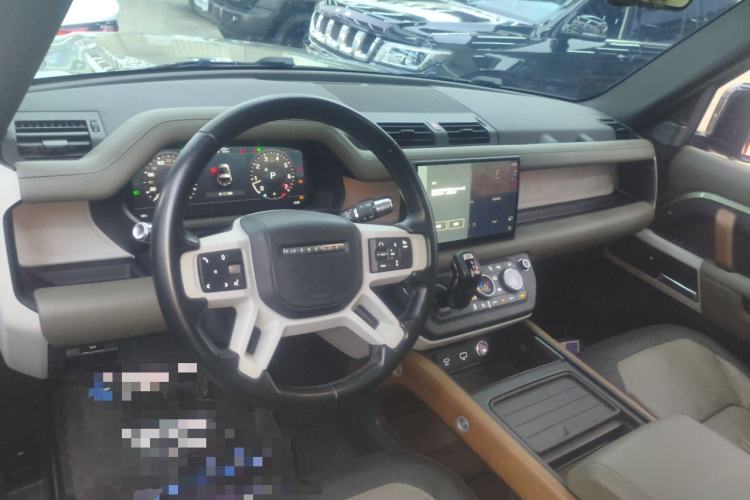 Used Land Rover Defender 2022 90 2.0T P300 X-DYNAMIC HSE Center Console