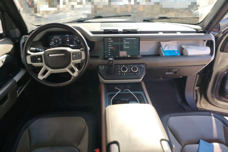 Used Land Rover Defender 2022 110 P400 X-DYNAMIC HSE Center Console