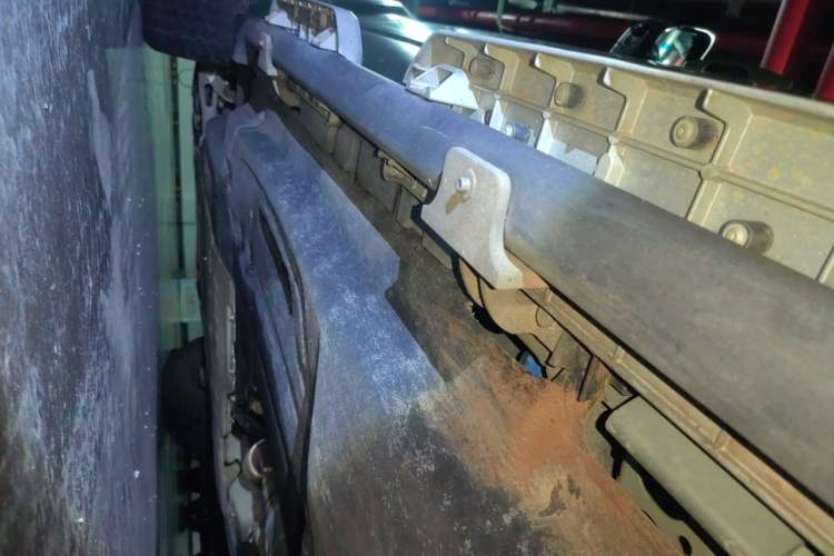 Used Land Rover Defender 2022 110 P400 Dark Edition Chassis Rear Left