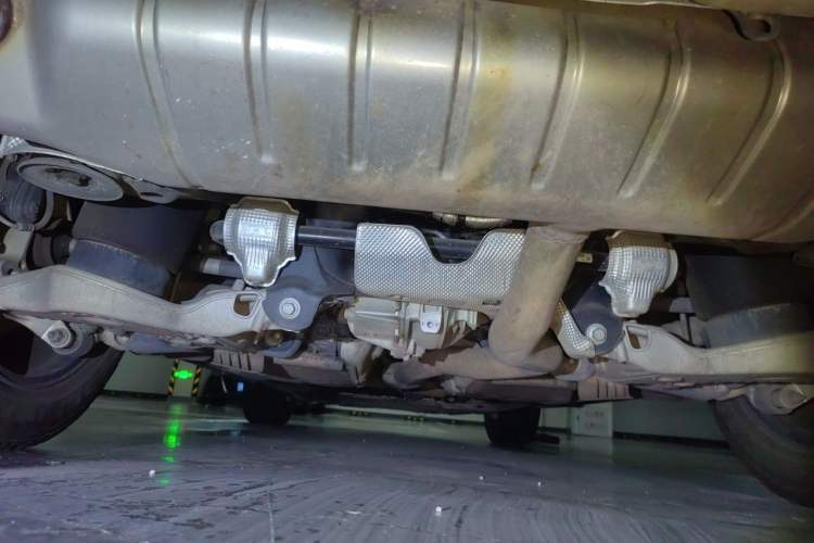 Used Land Rover Defender 2022 110 P400 Dark Edition Chassis Rear