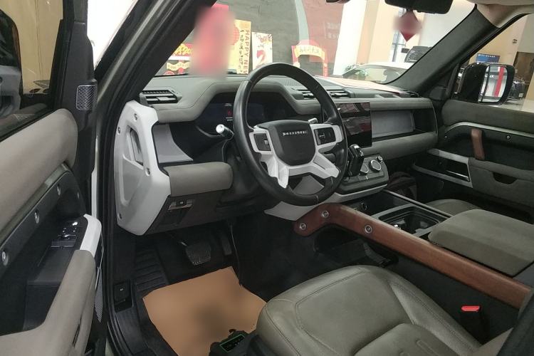 Used Land Rover Defender 2022 90 2.0T P300 SE Driver Seat