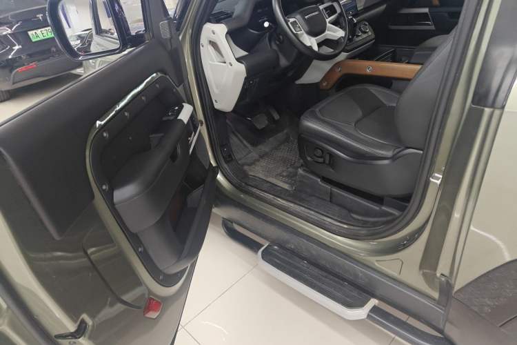 Used Land Rover Defender 2022 90 3.0T P400 Dark Edition Driver Seat