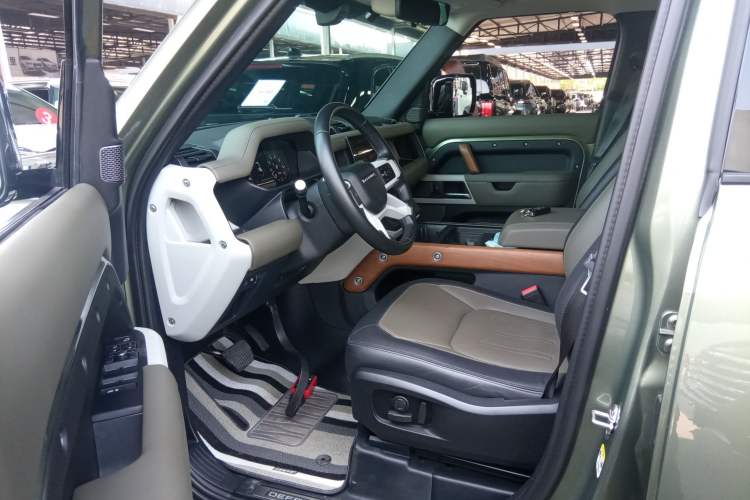 Used Land Rover Defender 2022 110 P400 X-DYNAMIC HSE Driver Seat