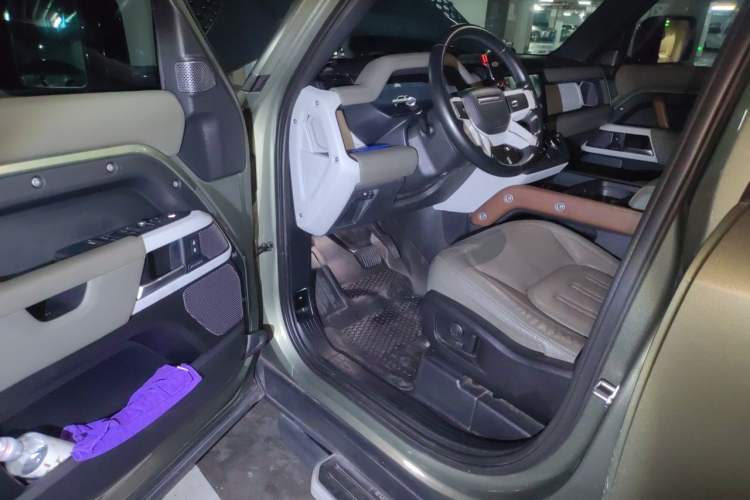 Used Land Rover Defender 2022 110 P400 Dark Edition Driver Seat
