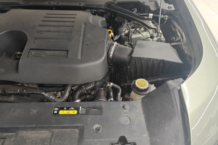 Used Land Rover Defender 2022 90 3.0T P400 Dark Edition Engine Bay Left