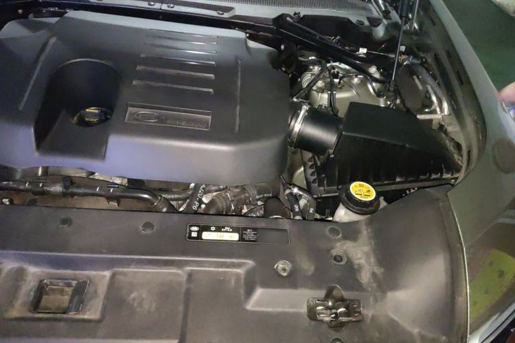 Used Land Rover Defender 2022 110 P400 X-DYNAMIC HSE Engine Bay Left