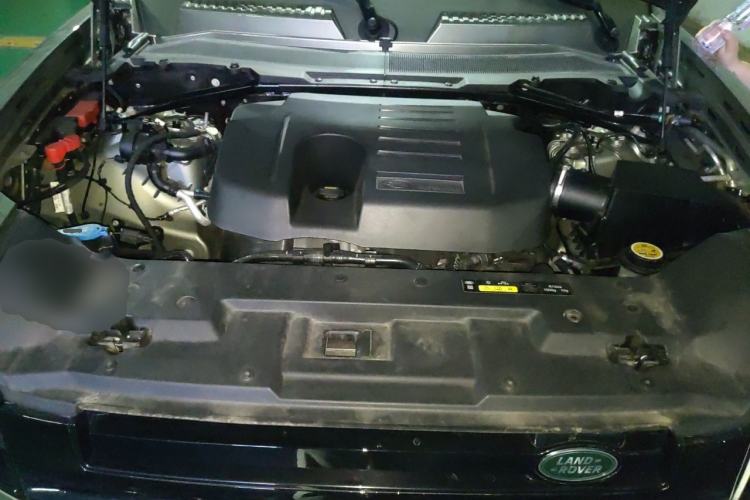 Used Land Rover Defender 2022 110 P400 X-DYNAMIC HSE Engine Bay