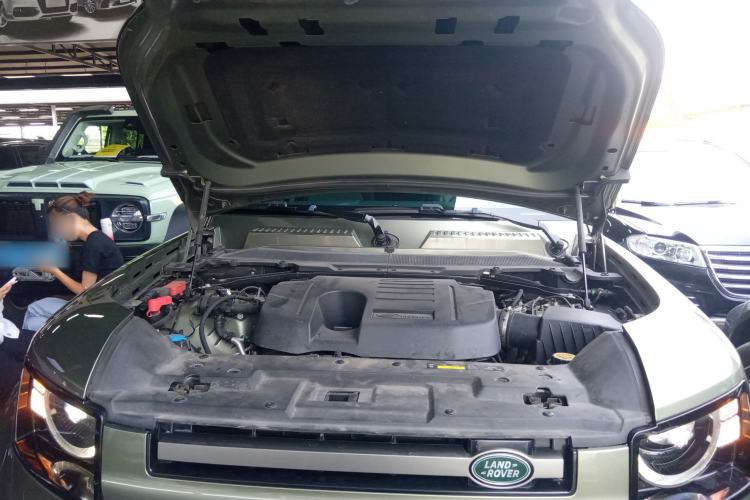 Used Land Rover Defender 2022 110 P400 X-DYNAMIC HSE Engine Bay