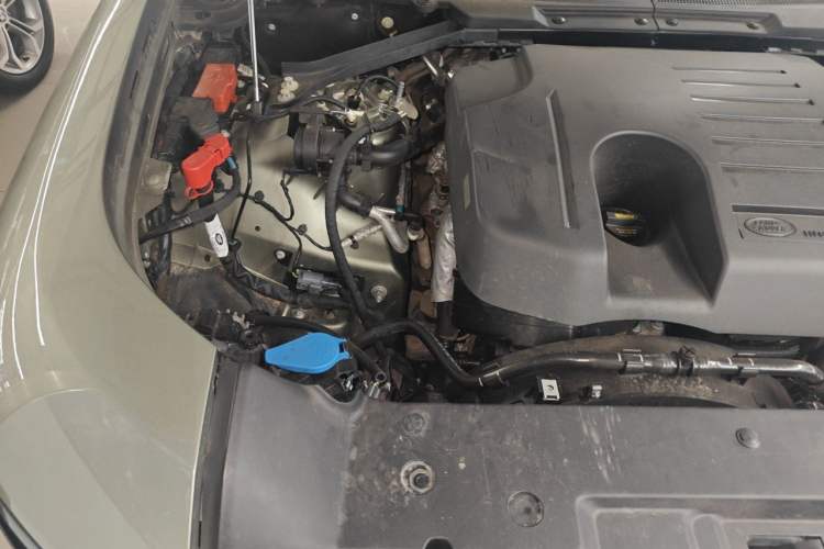 Used Land Rover Defender 2022 90 3.0T P400 Dark Edition Engine Bay Right