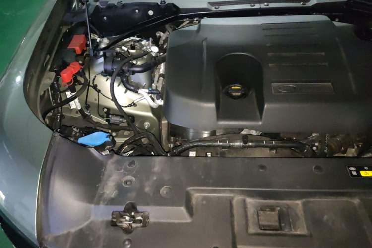 Used Land Rover Defender 2022 110 P400 X-DYNAMIC HSE Engine Bay Right