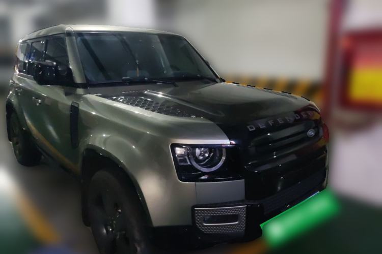 Used Land Rover Defender 2022 110 P400 X-DYNAMIC HSE Front Right 45 Deg