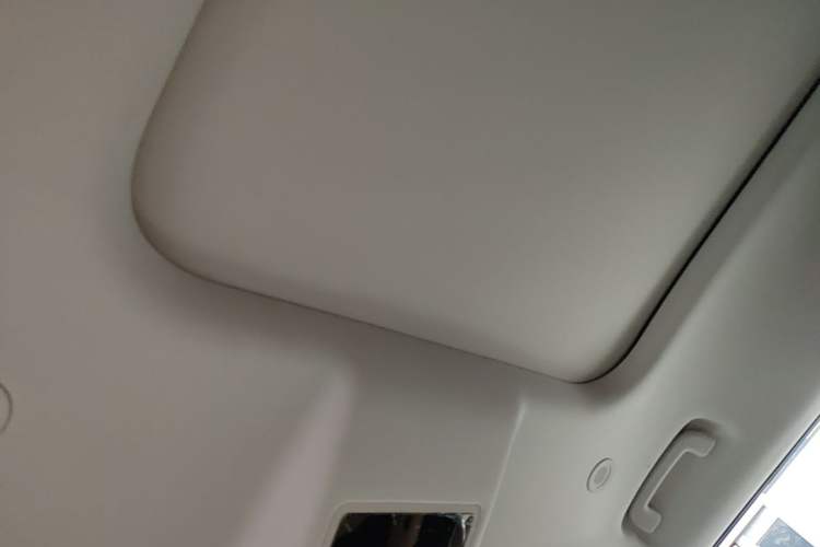 Used Land Rover Defender  Headliner