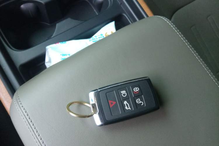 Used Land Rover Defender 2022 110 P400 X-DYNAMIC HSE Interior 1