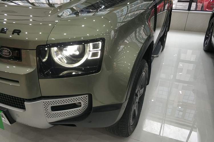 Used Land Rover Defender 2022 90 2.0T P300 SE Left Front Headlight