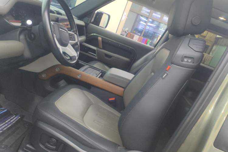 Used Land Rover Defender 2022 90 2.0T P300 X-DYNAMIC HSE Left Front Seat