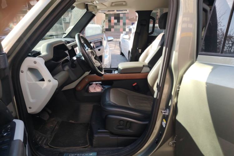 Used Land Rover Defender 2022 110 P400 X-DYNAMIC HSE Left Front Seat