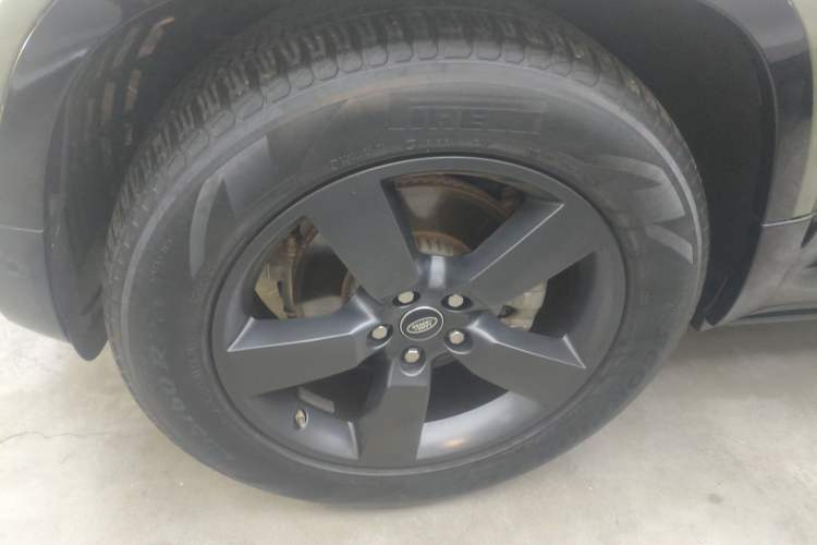 Used Land Rover Defender 2022 90 2.0T P300 X-DYNAMIC HSE Left Front Wheel Hub