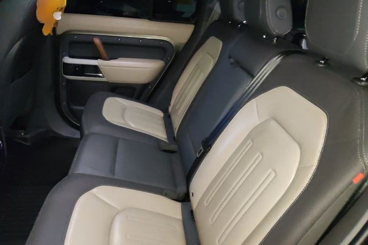 Used Land Rover Defender 2022 110 P400 X-DYNAMIC HSE Left Rear Seat