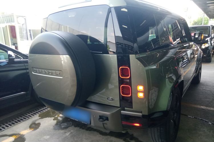 Used Land Rover Defender 2022 110 P400 X-DYNAMIC HSE Rear Right 45 Deg