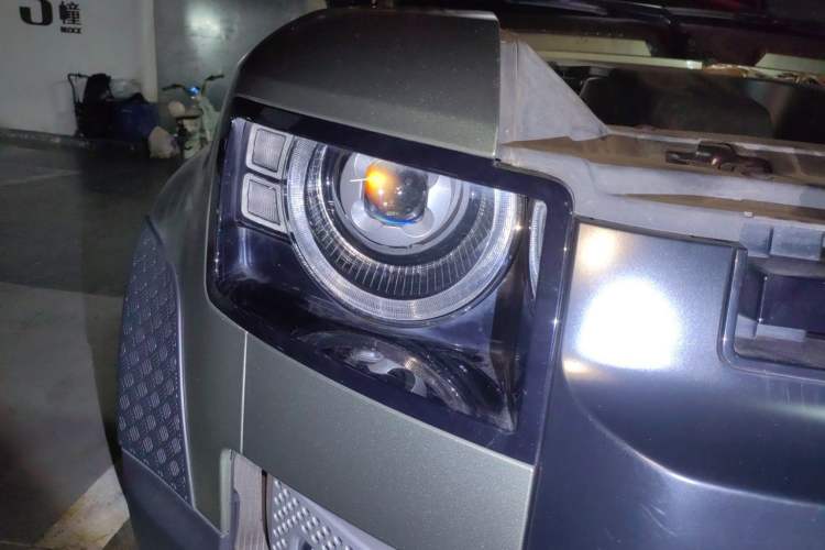 Used Land Rover Defender 2022 110 P400 Dark Edition Right Front Headlight