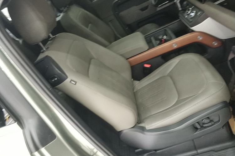 Used Land Rover Defender 2022 90 2.0T P300 SE Right Front Seat