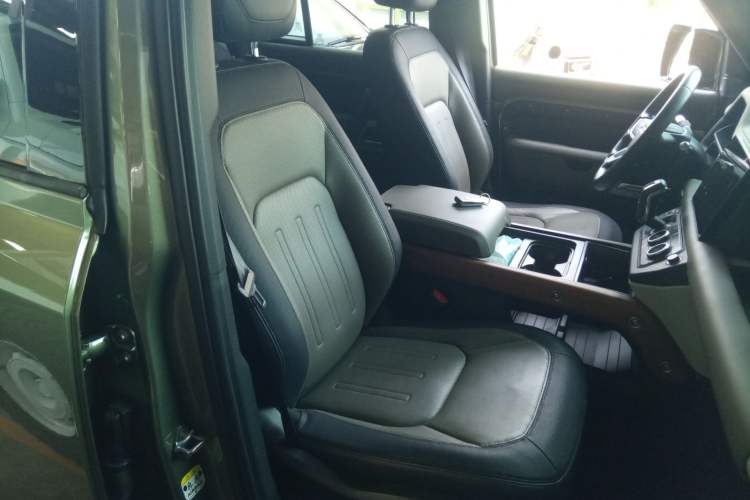 Used Land Rover Defender 2022 110 P400 X-DYNAMIC HSE Right Front Seat