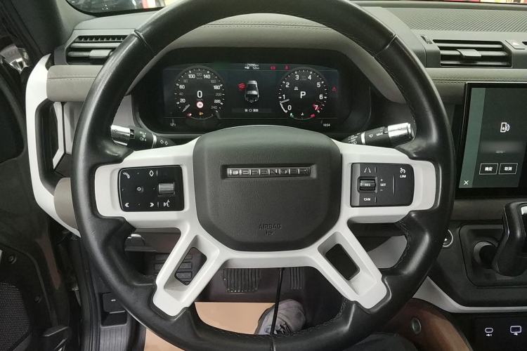 Used Land Rover Defender 2022 90 2.0T P300 SE Steering Wheel