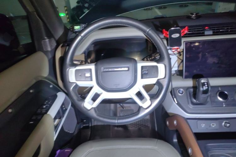 Used Land Rover Defender 2022 110 P400 Dark Edition Steering Wheel
