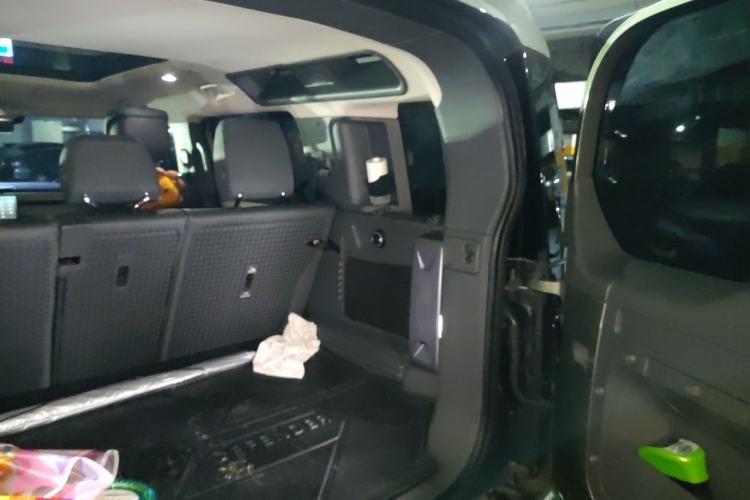 Used Land Rover Defender 2022 110 P400 X-DYNAMIC HSE Trunk