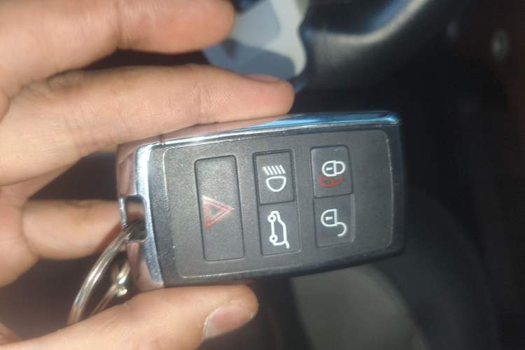 Used Land Rover Defender 2022 90 2.0T P300 X-DYNAMIC HSE Vehicle Key